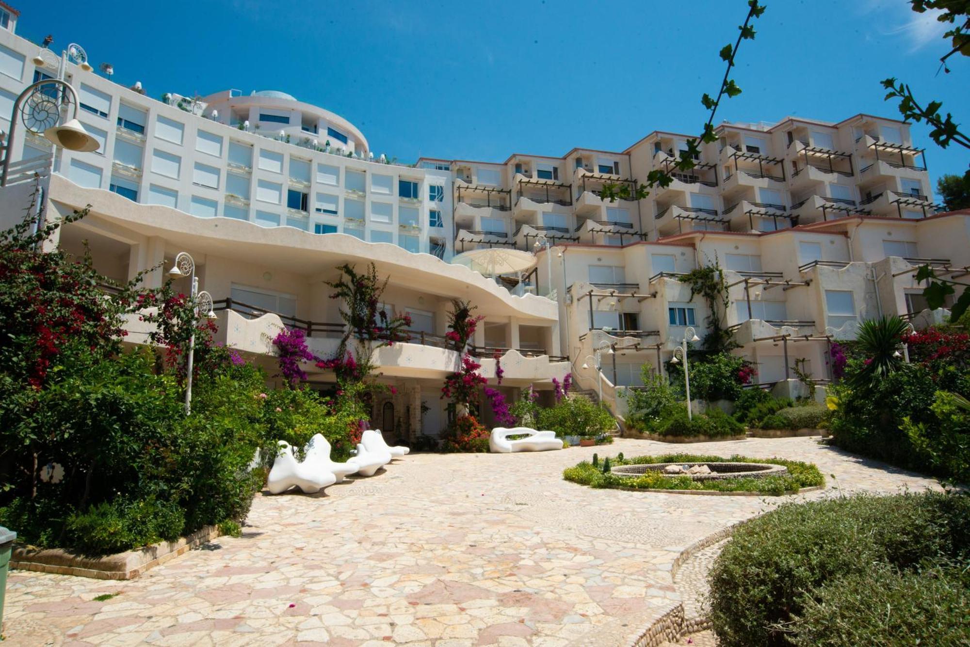 Bougainville Bay Apartments Sarandë Esterno foto