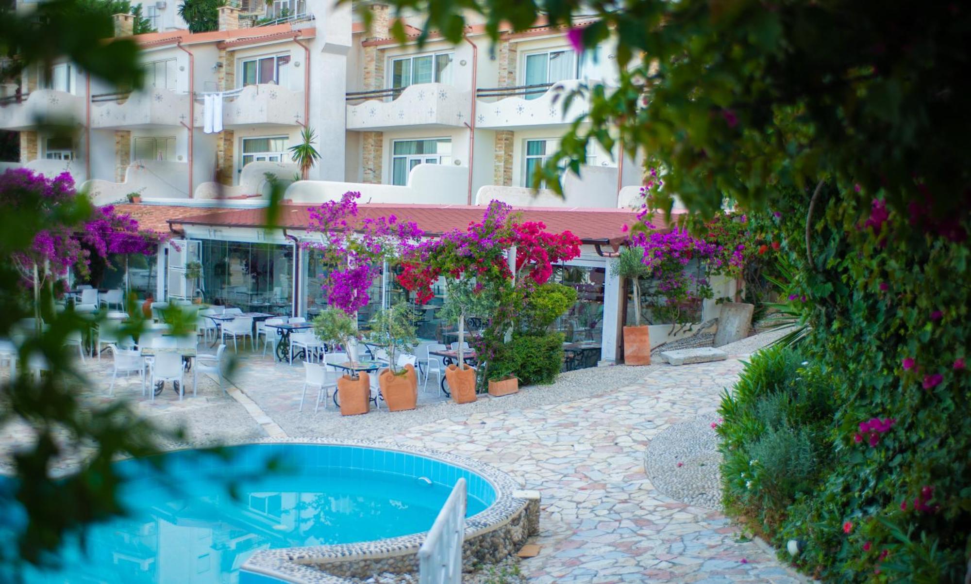 Bougainville Bay Apartments Sarandë Esterno foto