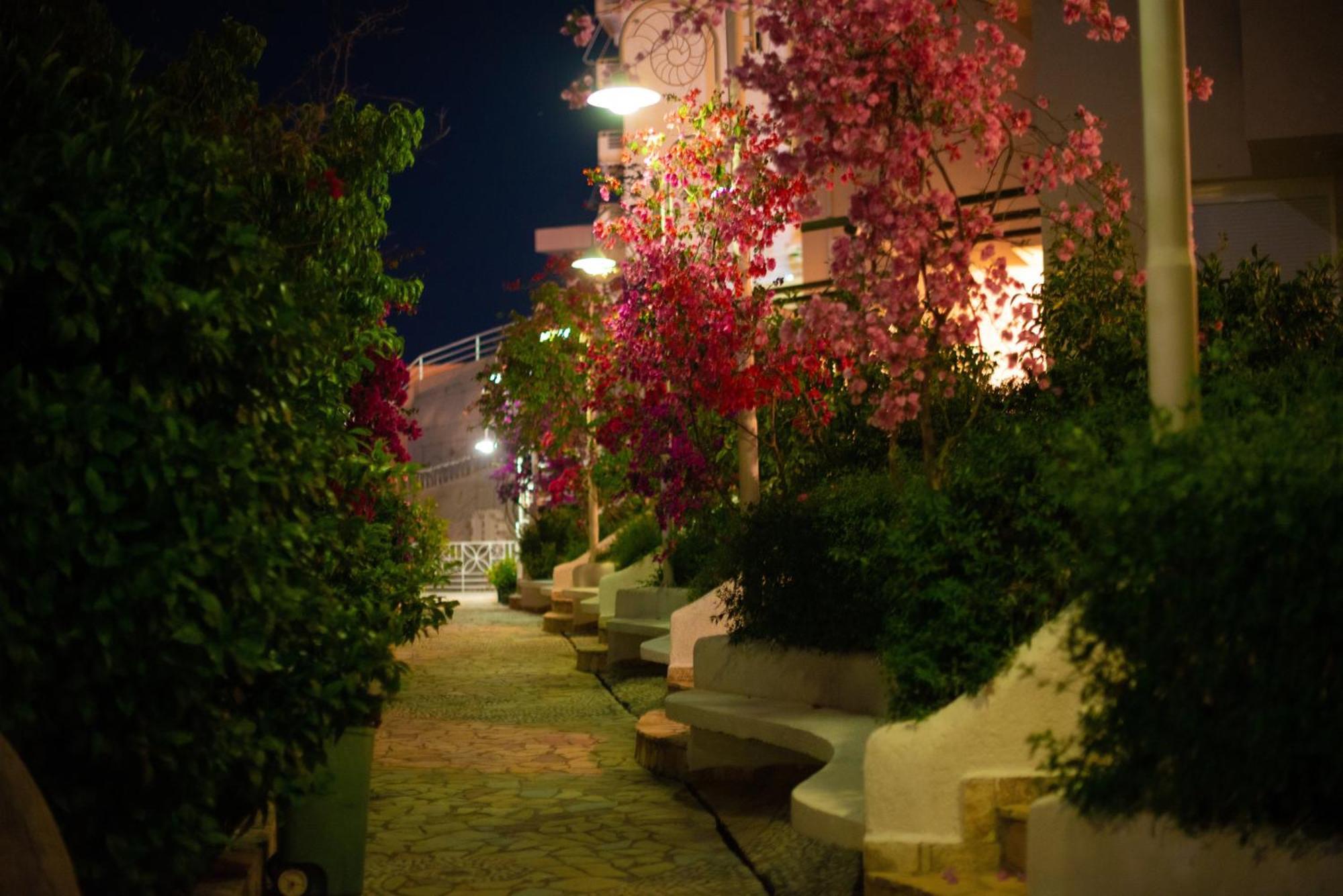 Bougainville Bay Apartments Sarandë Esterno foto