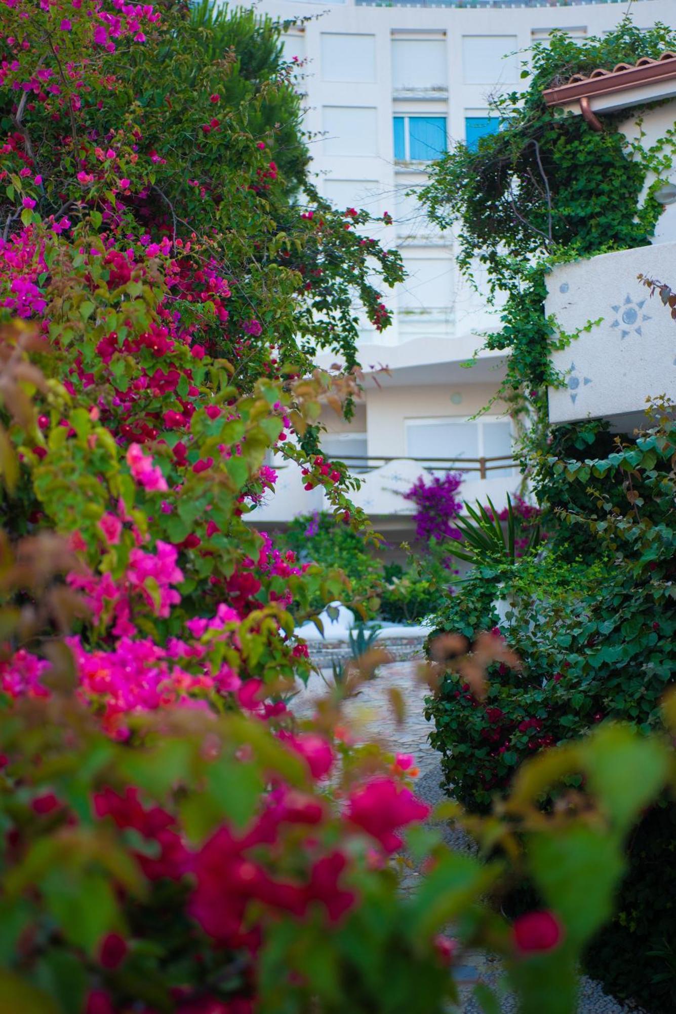 Bougainville Bay Apartments Sarandë Esterno foto