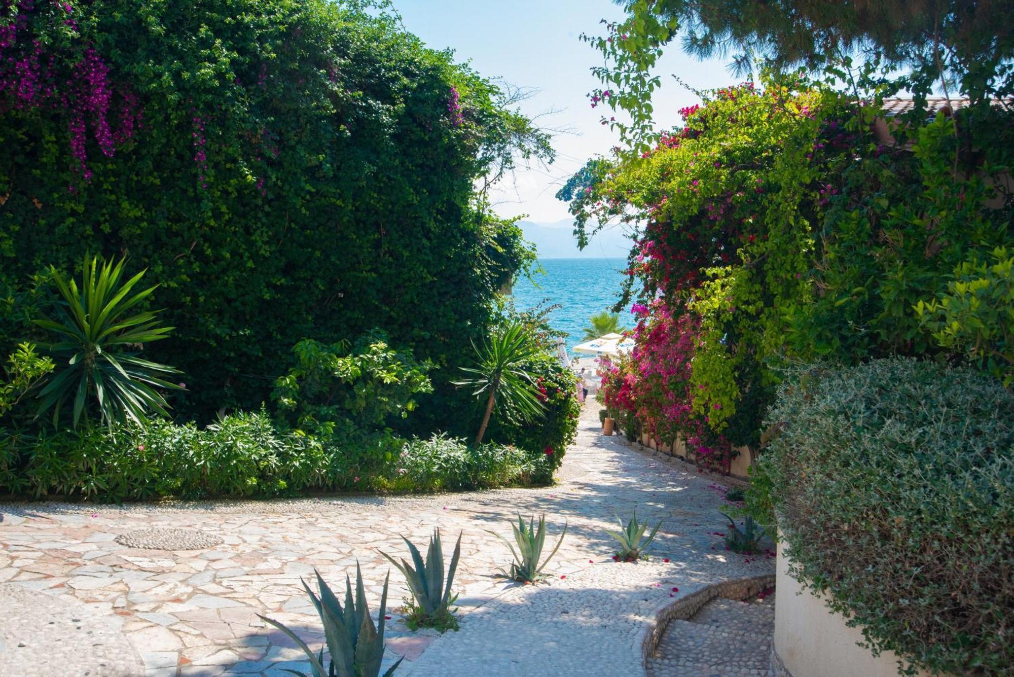Bougainville Bay Apartments Sarandë Esterno foto