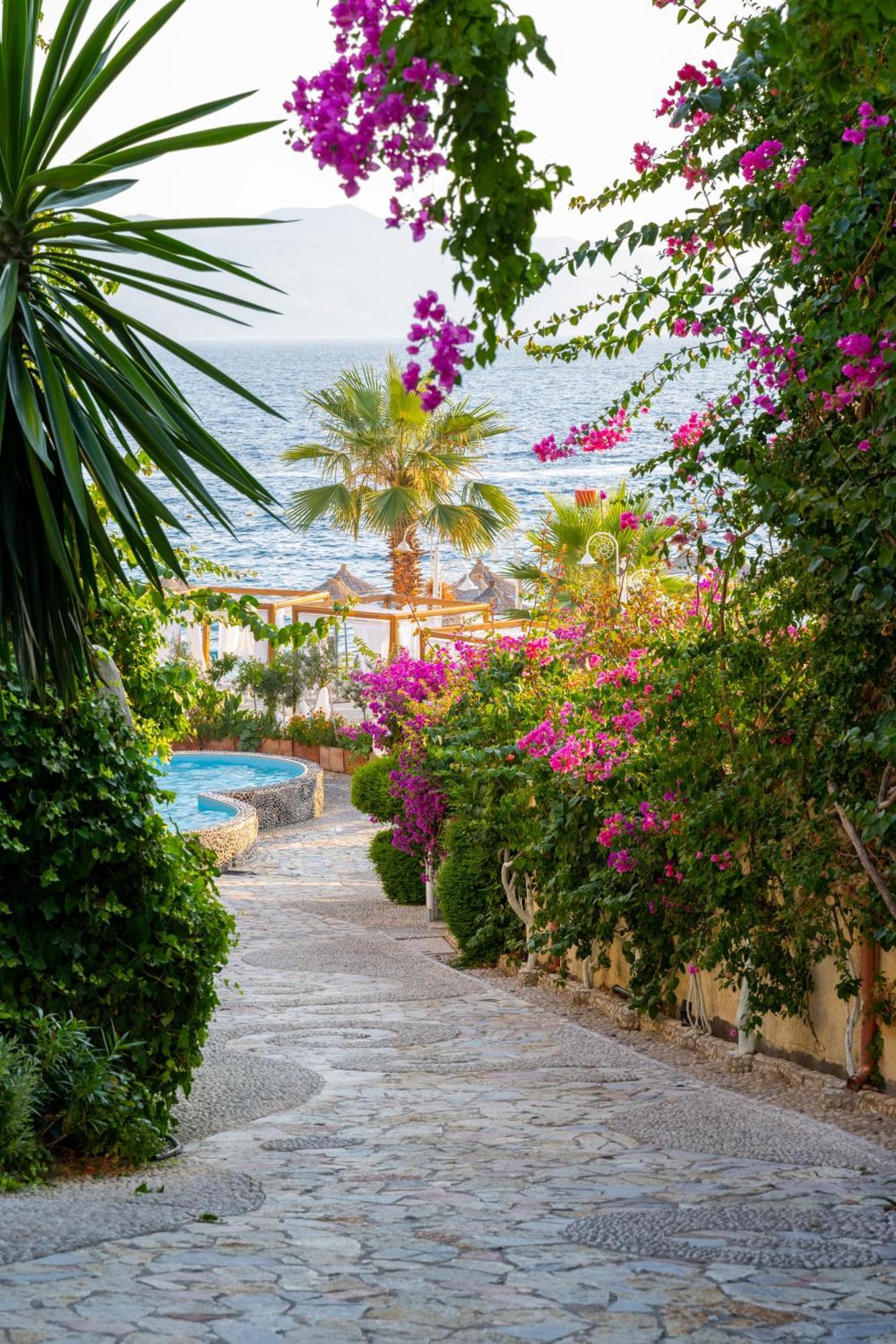 Bougainville Bay Apartments Sarandë Esterno foto